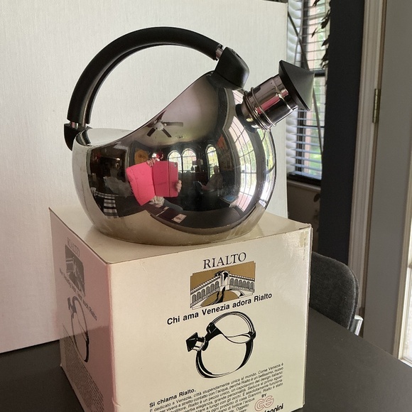 MODERN CARLO GIANNINI RIALTO WHISTLING TEA KETTLE 1980’s with box
